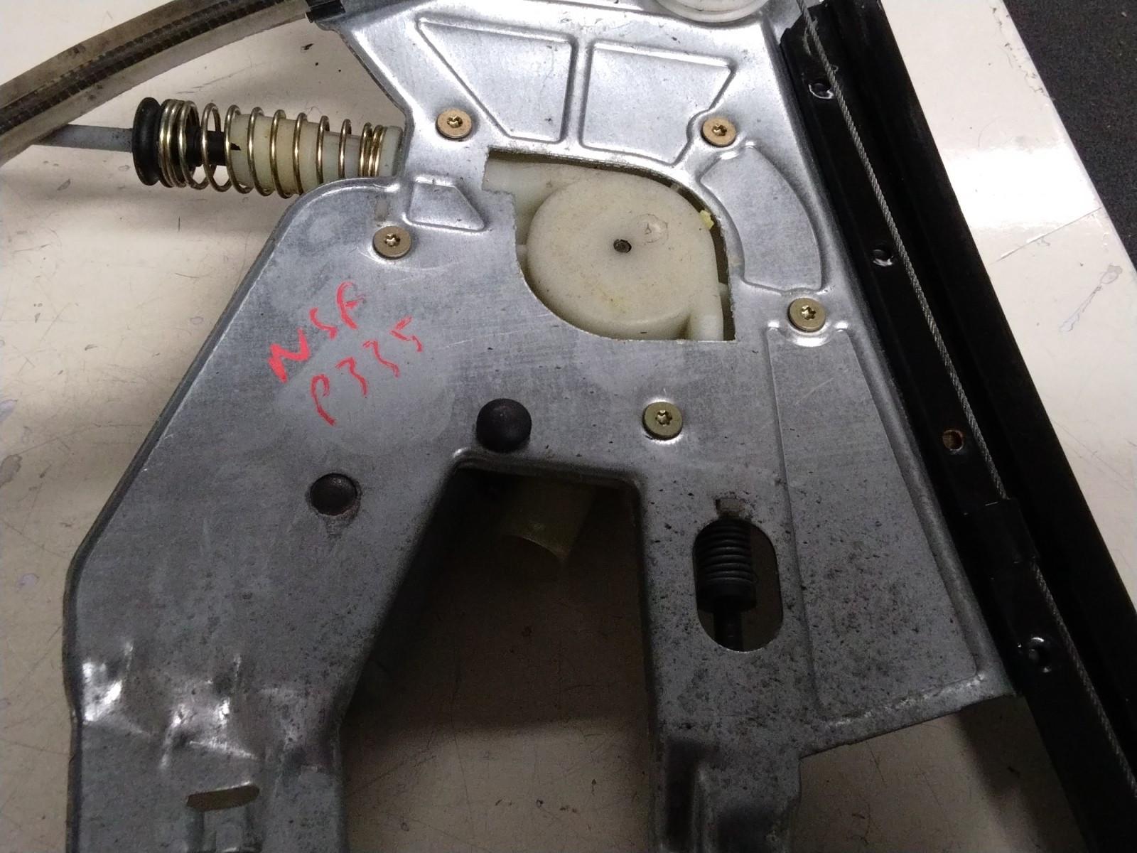 BMW E39 5 SERIES PASSENGER (N/S) FRONT WINDOW REGULATOR AND MOTOR 8252391