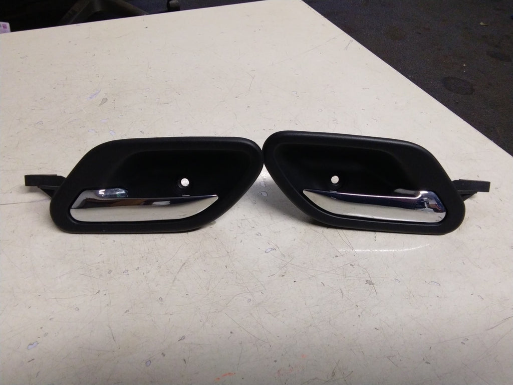 BMW E39 5 SERIES PAIR (L/R) REAR INTERIOR DOOR HANDLES #8226049/050