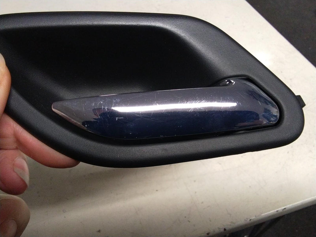 BMW E39 5 SERIES PAIR (L/R) REAR INTERIOR DOOR HANDLES #8226049/050