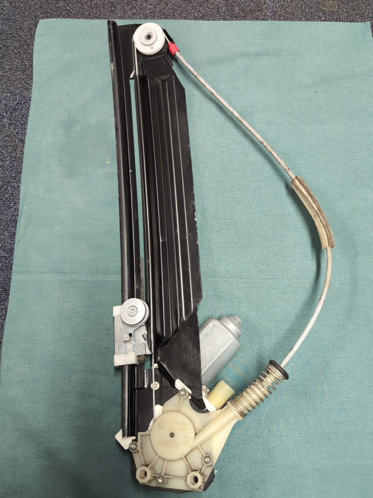 BMW 5 SERIES E39 N/S REAR WINDOW REGULATOR #8252429