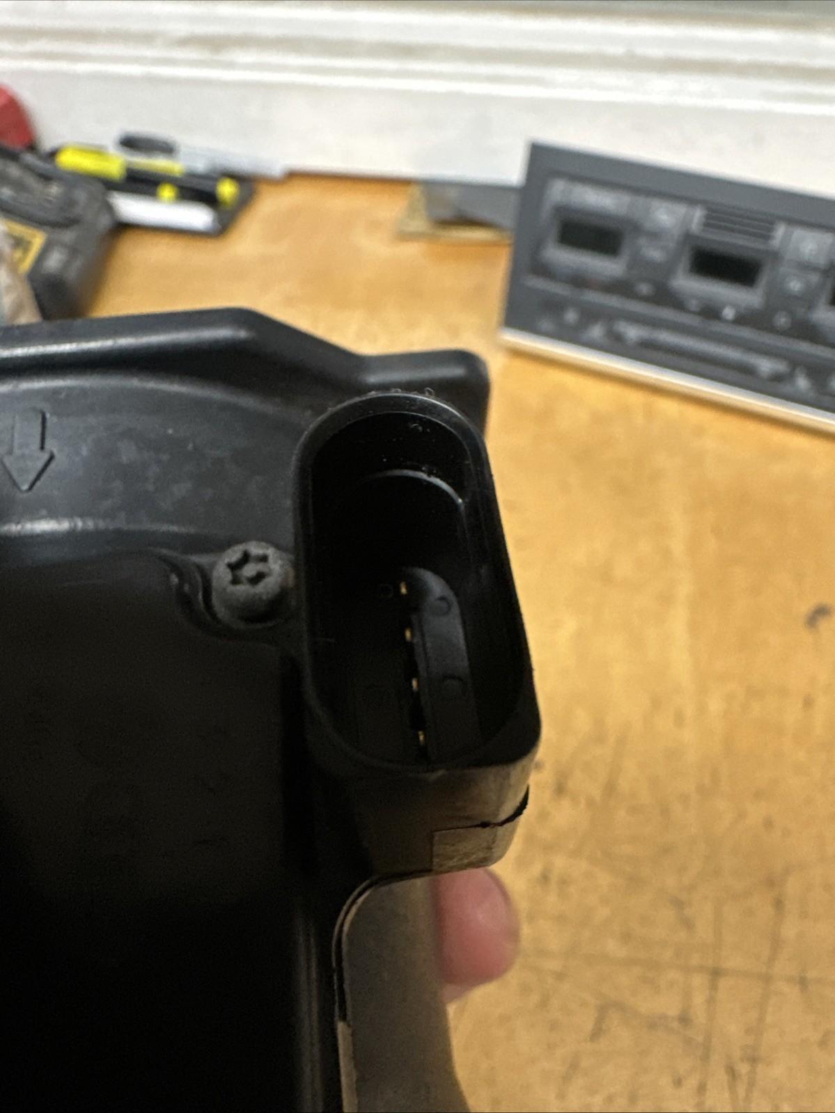 Audi A4 B6 2.4 V6 Petrol Mass Air Flow Sensor (MAF) #078133471E