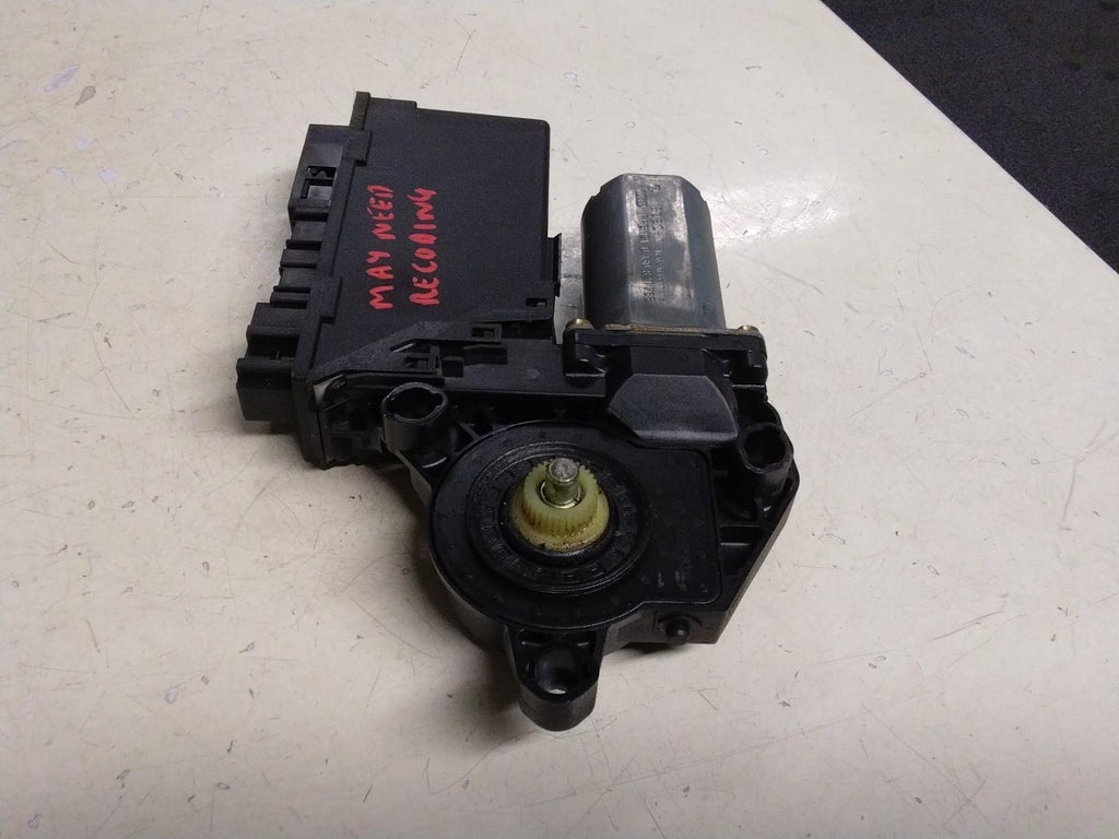 AUDI A4 B6 DRIVERS (O/S) REAR WINDOW MOTOR #8E0959802A
