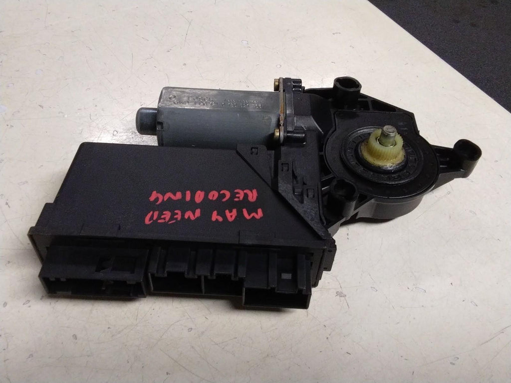 AUDI A4 B6 DRIVERS (O/S) REAR WINDOW MOTOR #8E0959802A