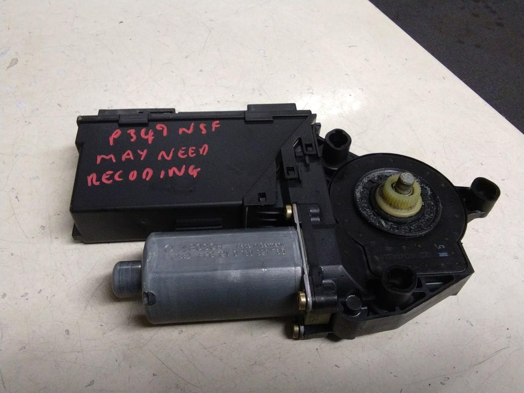 AUDI A4 B6 PASSENGER (N/S) FRONT WINDOW MOTOR 8E0959801B