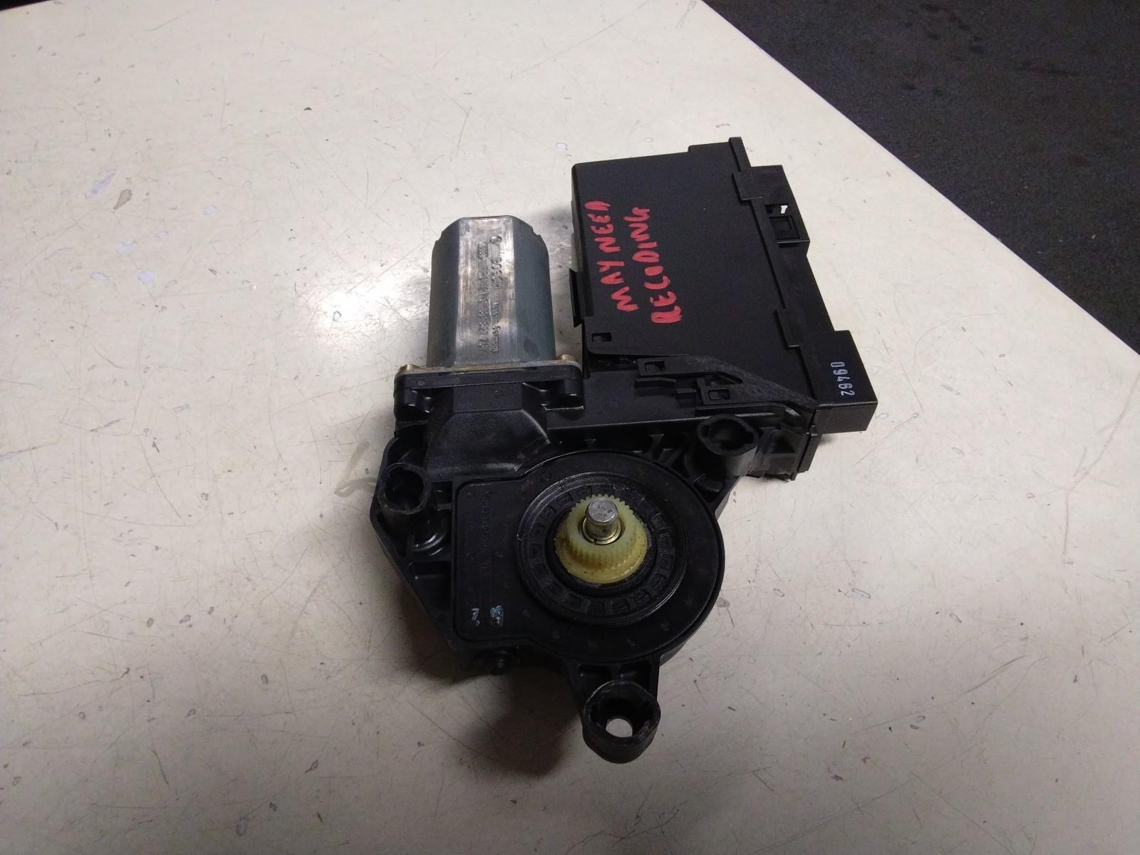 AUDI A4 B6 PASSENGER (N/S) REAR WINDOW MOTOR 8E0959801A