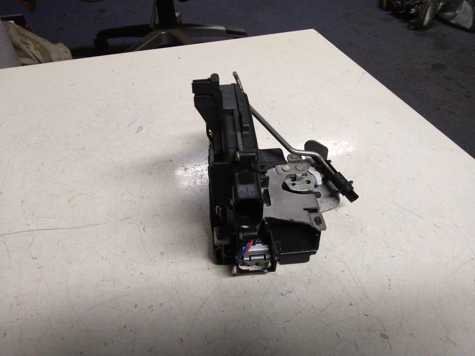 AUDI A4 B6 PASSENGER (N/S) REAR DOOR LOCK AND ACTUATOR 8E0839015C