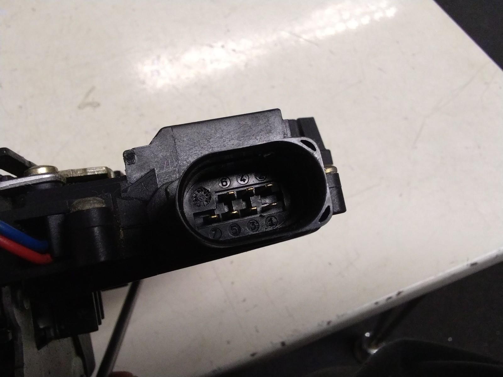 AUDI A4 B6 PASSENGER (N/S) REAR DOOR LOCK AND ACTUATOR 8E0839015C