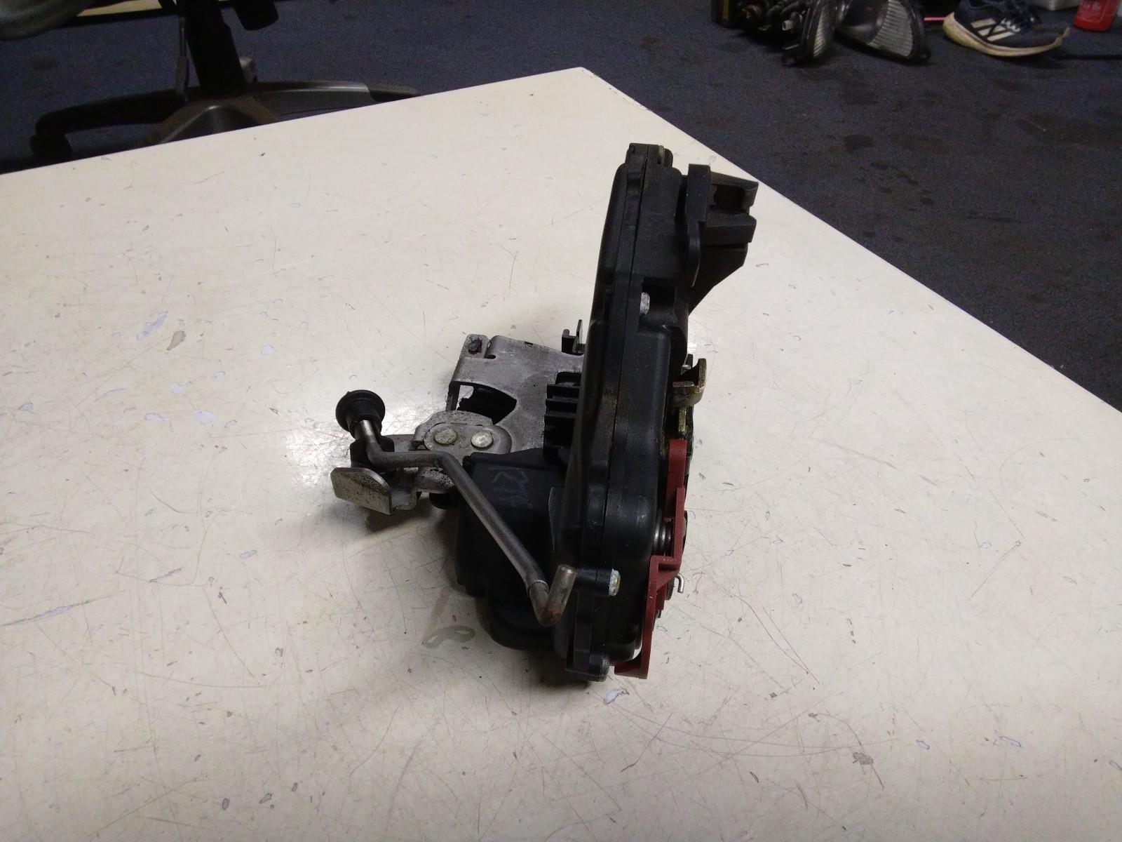 AUDI A4 B6 PASSENGER (N/S) REAR DOOR LOCK AND ACTUATOR 8E0839015C