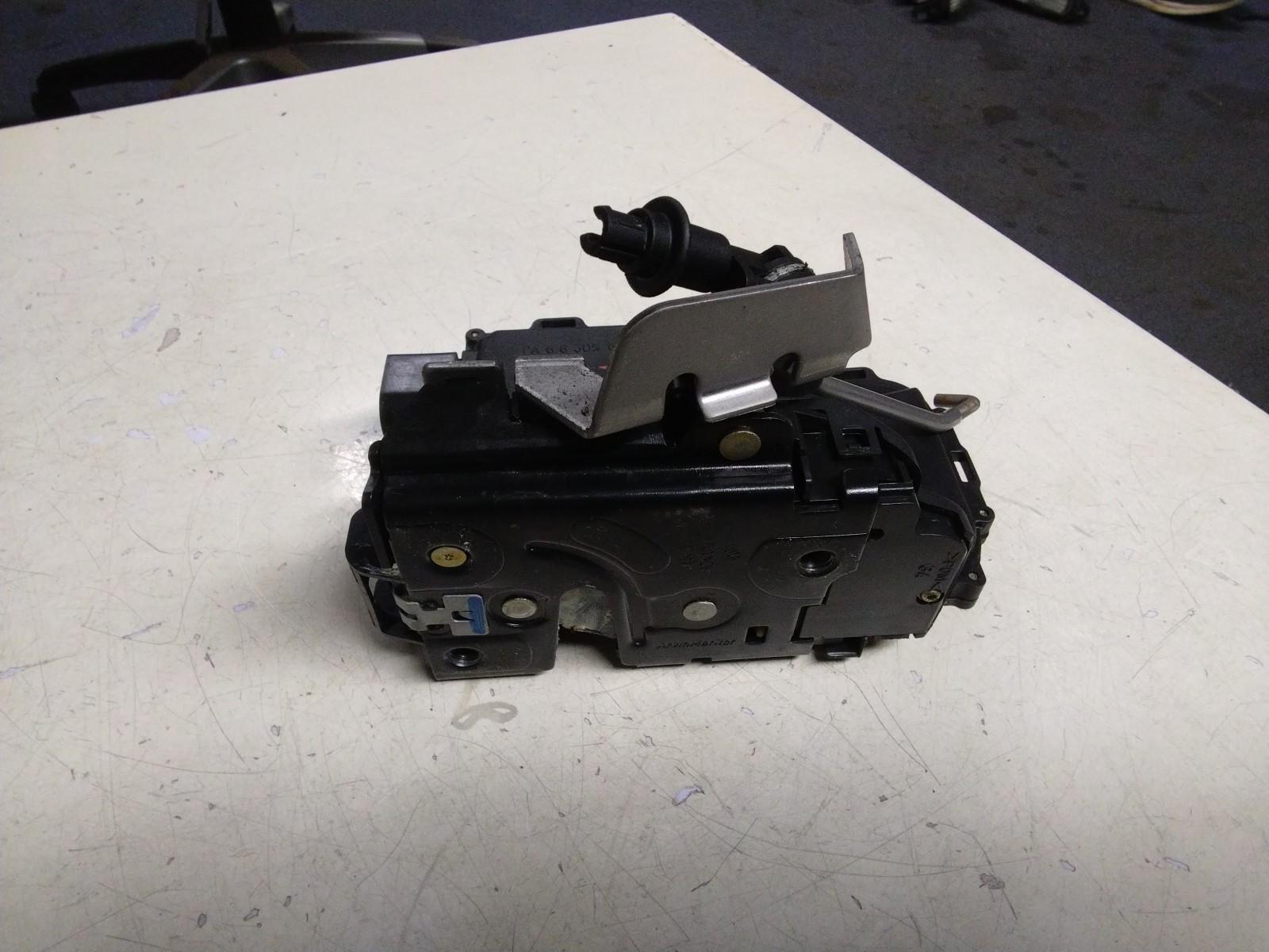 AUDI A4 B6 PASSENGER (N/S) REAR DOOR LOCK AND ACTUATOR 8E0839015C
