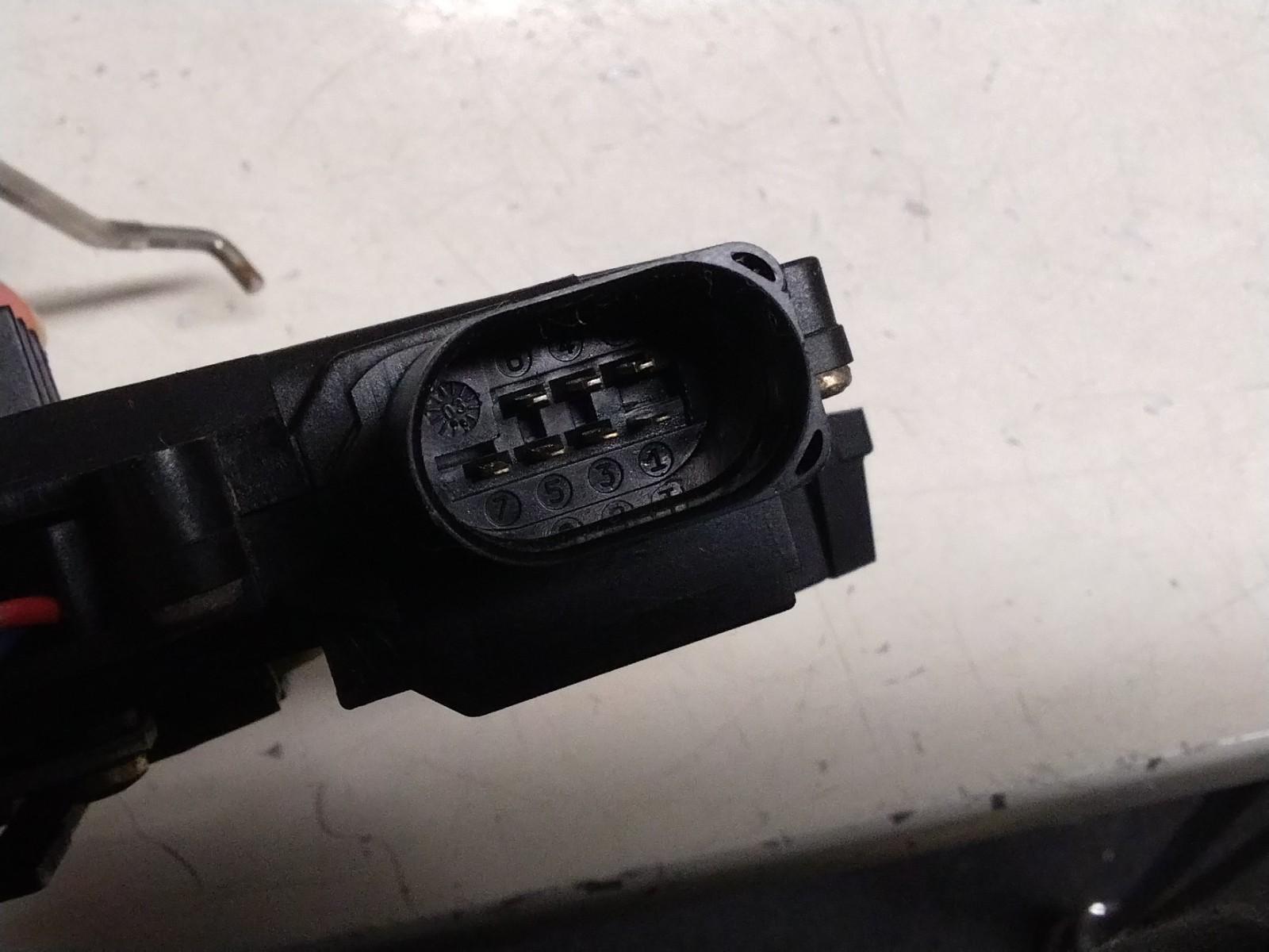 AUDI A4 B6 DRIVERS (O/S) REAR DOOR LOCK AND ACTUATOR 8E0839016C