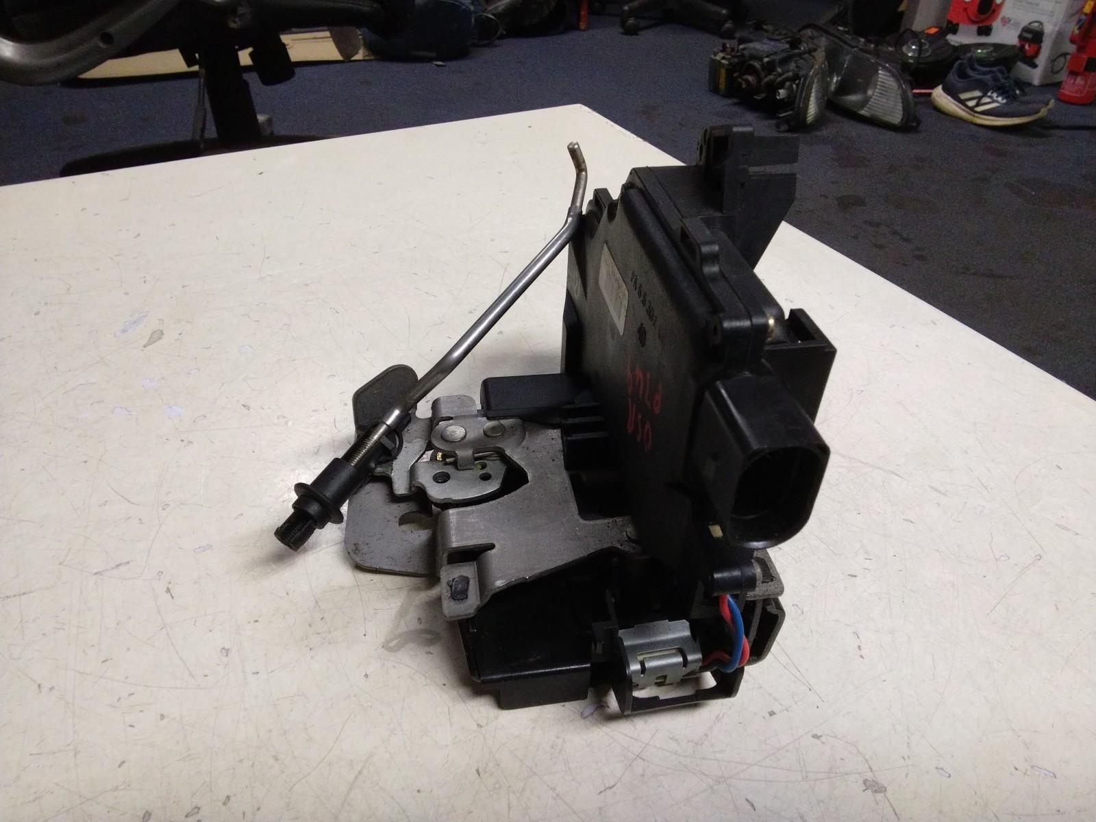 AUDI A4 B6 DRIVERS (O/S) REAR DOOR LOCK AND ACTUATOR 8E0839016C