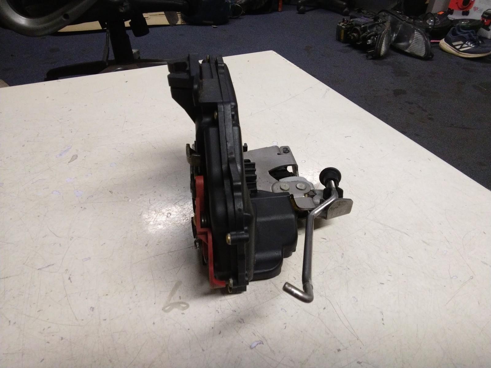 AUDI A4 B6 DRIVERS (O/S) REAR DOOR LOCK AND ACTUATOR 8E0839016C