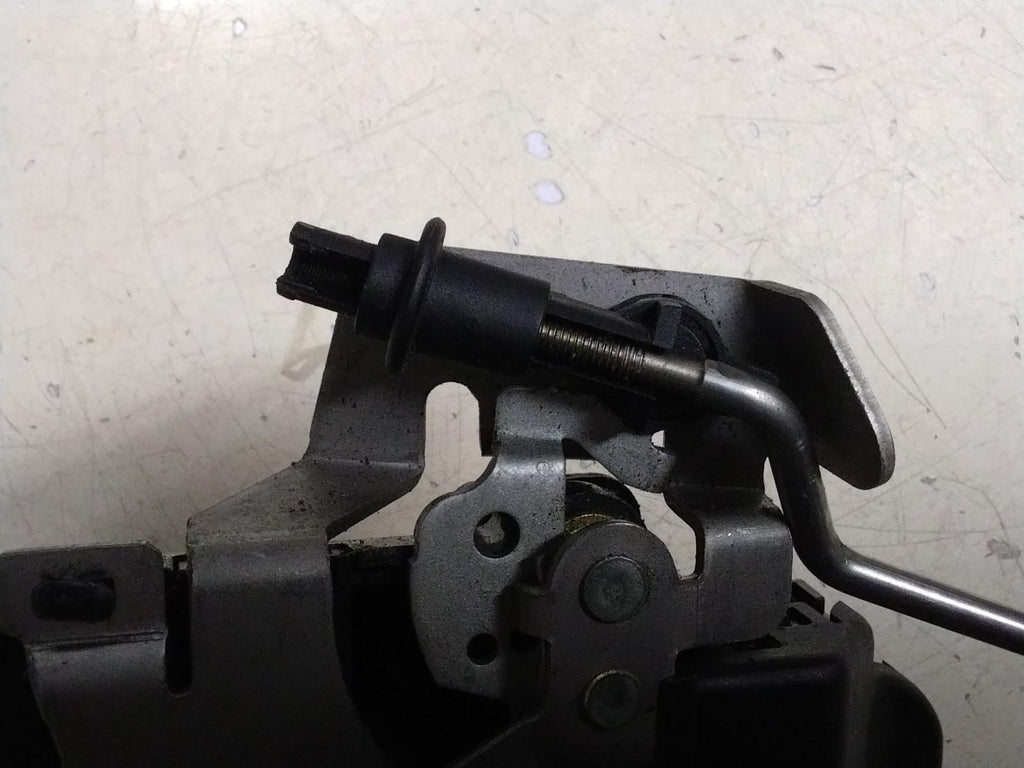 AUDI A4 B6 DRIVERS (O/S) REAR DOOR LOCK AND ACTUATOR 8E0839016C
