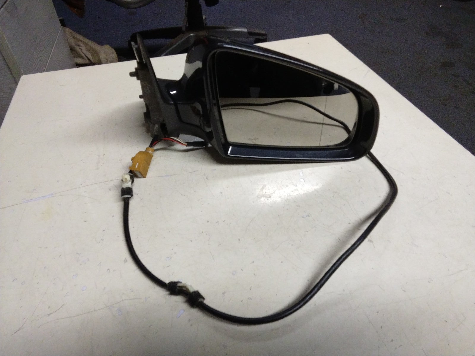AUDI A4 B6 DRIVERS (O/S) WING MIRROR 010681