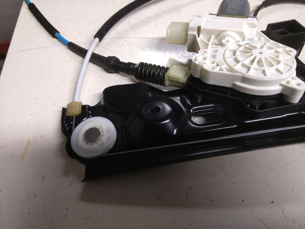 BMW F11, F10 5 SERIES PASSENGER (N/S) WINDOW REGULATOR AND MOTOR 7182111