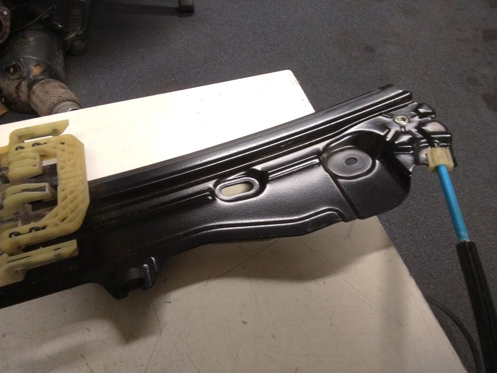 BMW F11, F10 5 SERIES PASSENGER (N/S) WINDOW REGULATOR AND MOTOR 7182111
