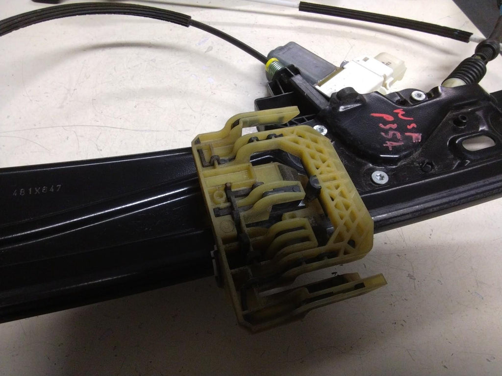 BMW F11, F10 5 SERIES PASSENGER (N/S) WINDOW REGULATOR AND MOTOR 7182111