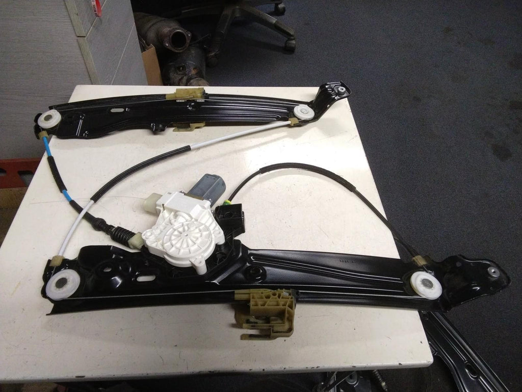 BMW F11, F10 5 SERIES PASSENGER (N/S) WINDOW REGULATOR AND MOTOR 7182111