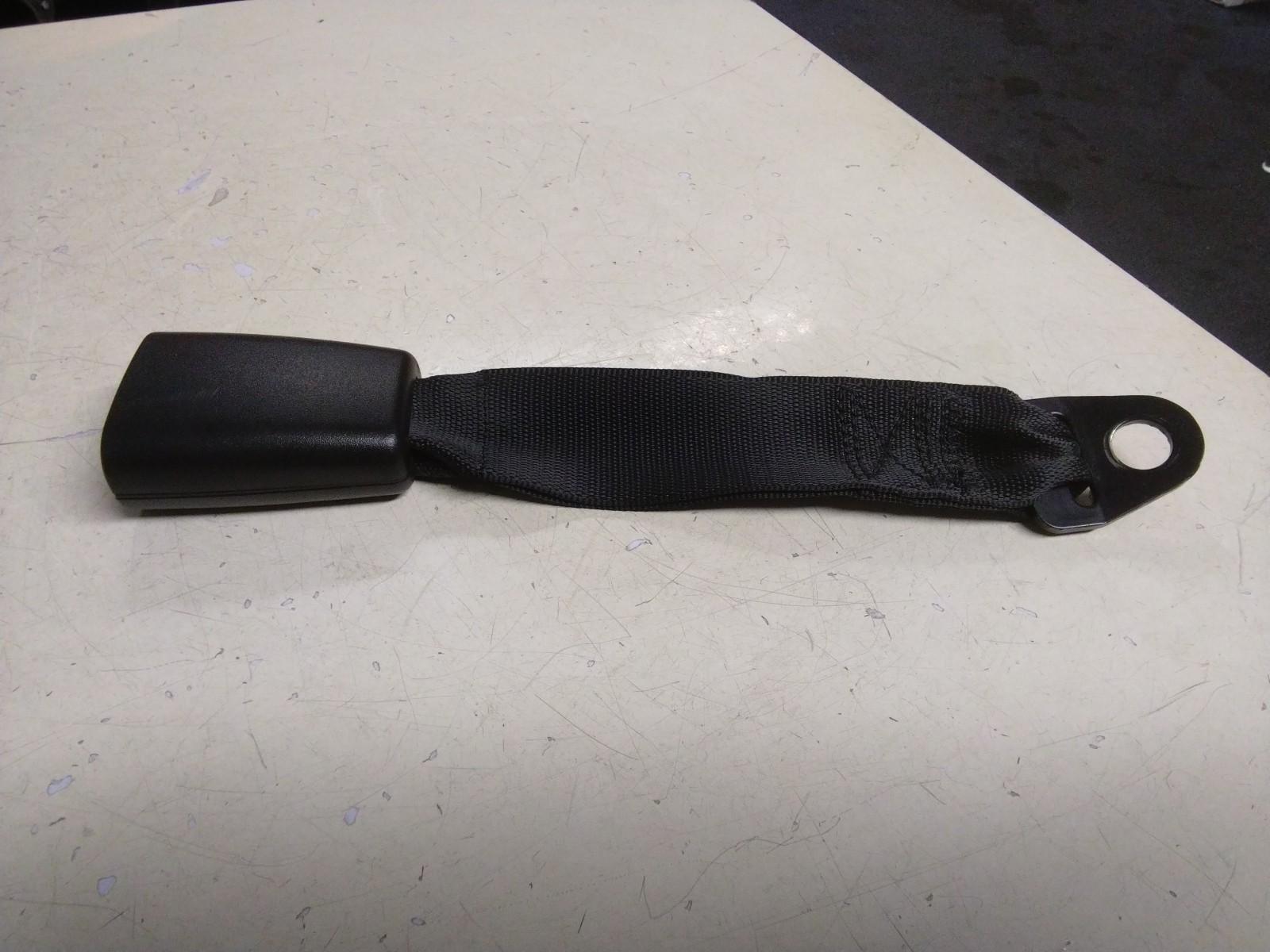ALFA ROMEO GT CENTRE SEAT BELT RECEIVER 1008768