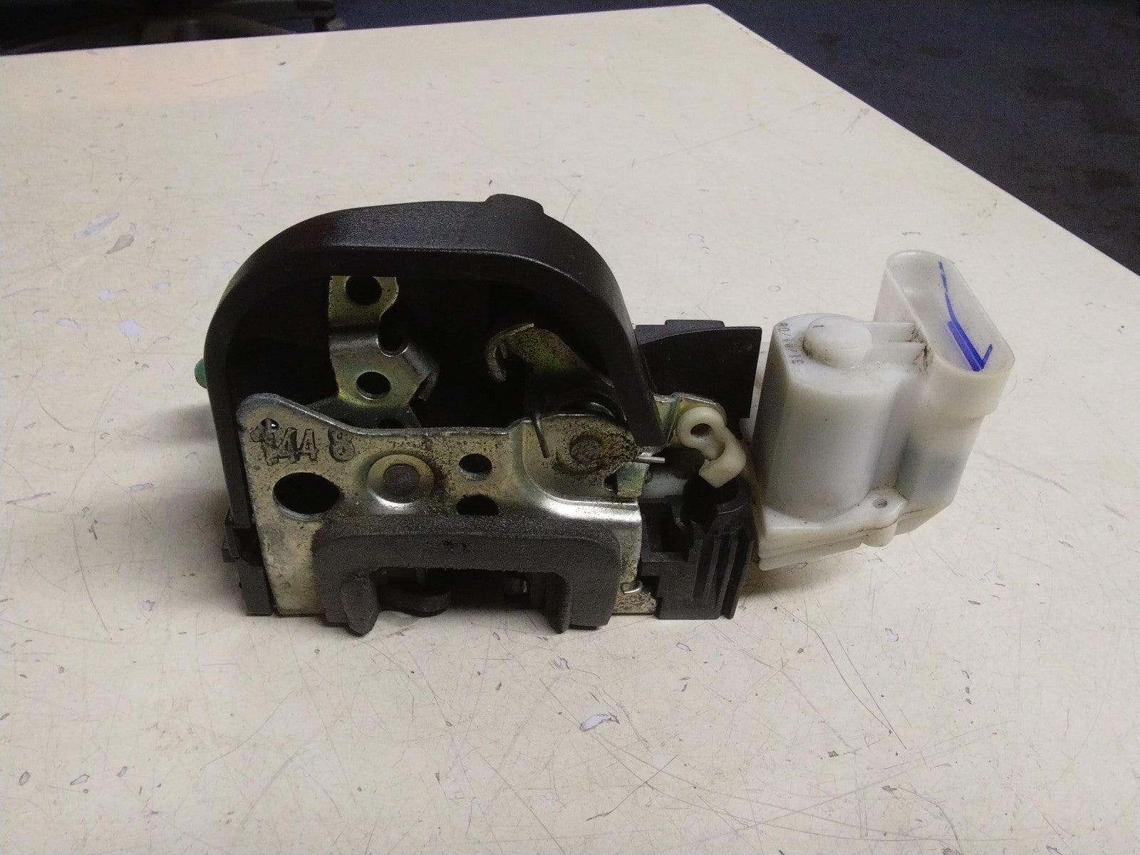 ALFA ROMEO GT PASSENGER (N/S) FRONT DOOR LOCK MECHANISM B792