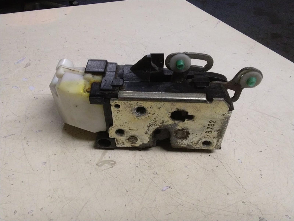 ALFA ROMEO GT PASSENGER (N/S) FRONT DOOR LOCK MECHANISM B792