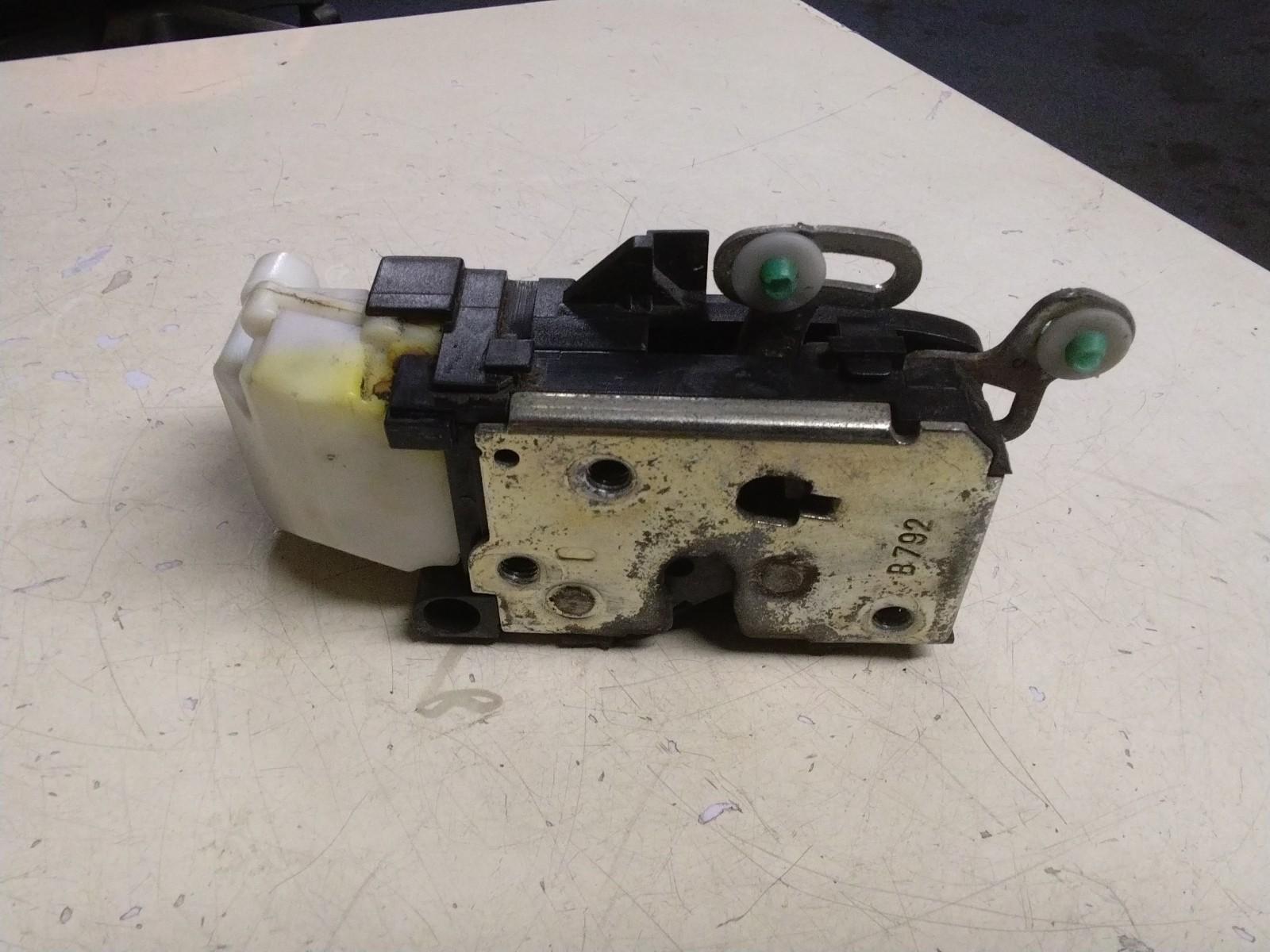 ALFA ROMEO GT PASSENGER (N/S) FRONT DOOR LOCK MECHANISM B792
