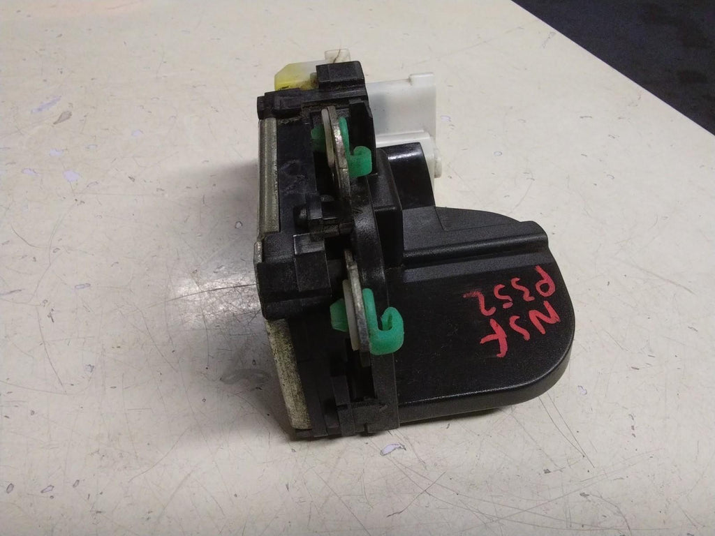 ALFA ROMEO GT PASSENGER (N/S) FRONT DOOR LOCK MECHANISM B792