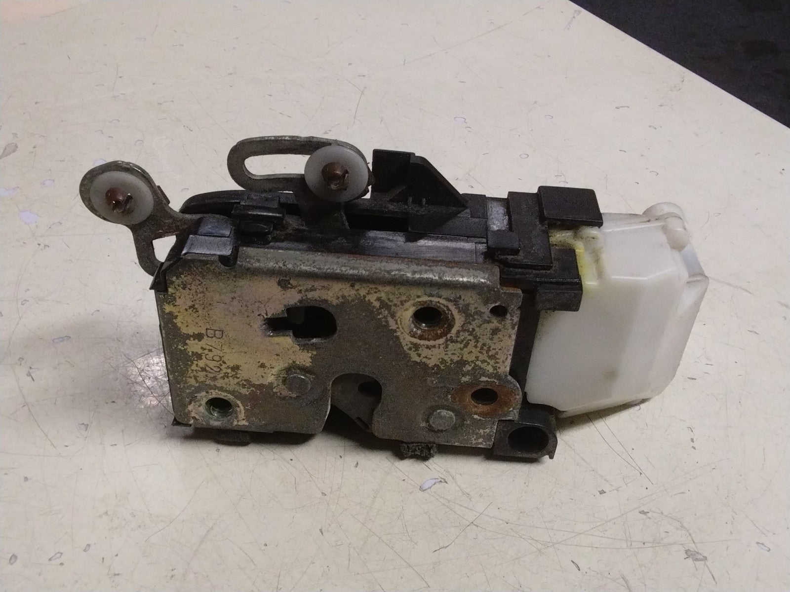 ALFA ROMEO GT DRIVERS (O/S) FRONT DOOR LOCK MECHANISM B792