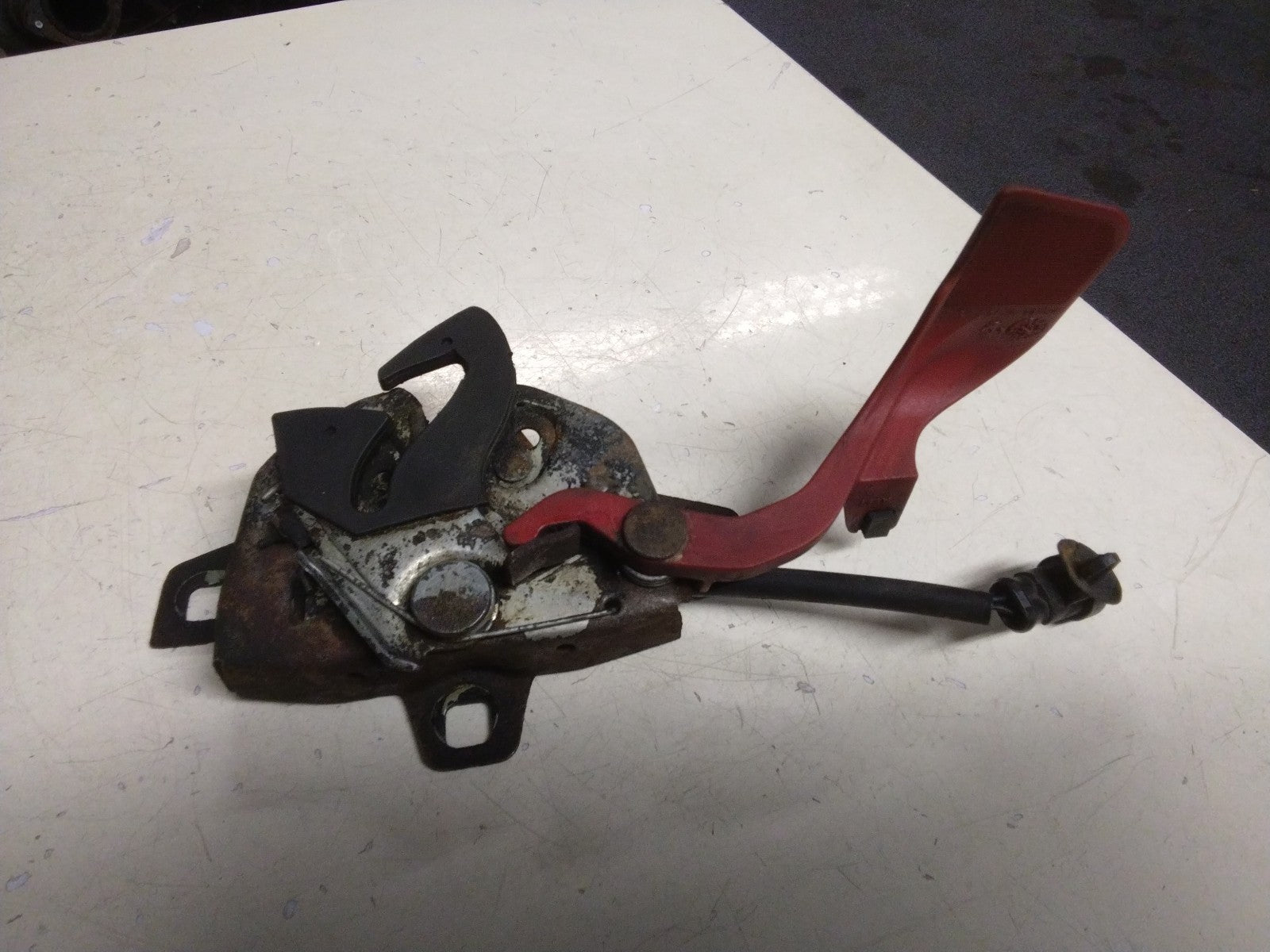 ALFA ROMEO GT BONNET RELEASE CATCH