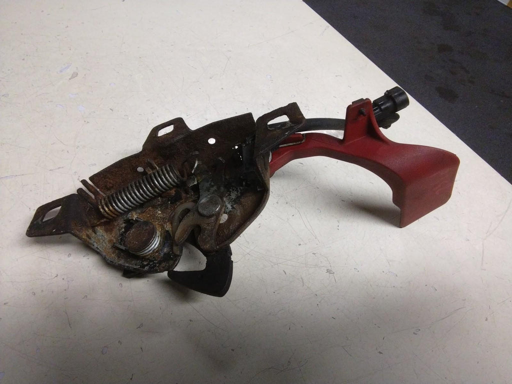 ALFA ROMEO GT BONNET RELEASE CATCH