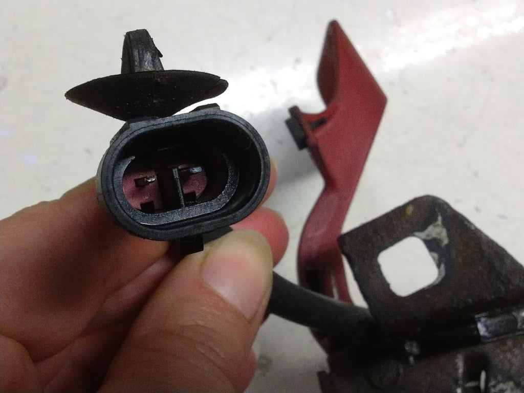 ALFA ROMEO GT BONNET RELEASE CATCH