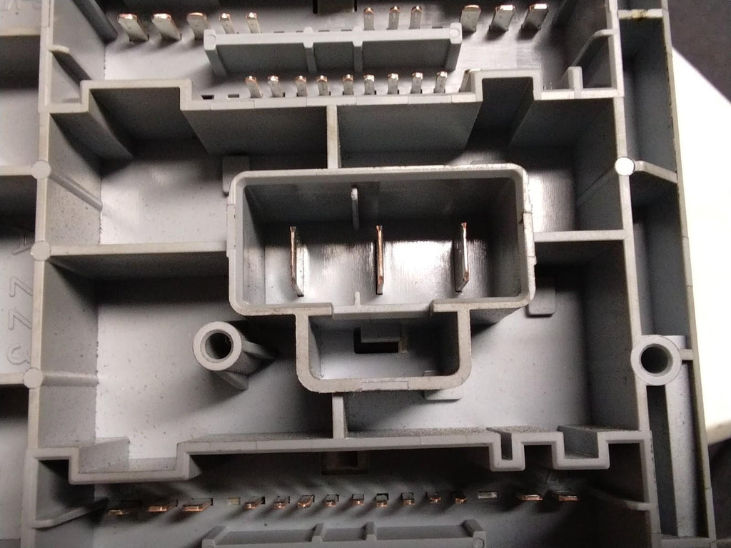 ALFA ROMEO GT DIESEL FUSE BOX WITH FUSES 51742420