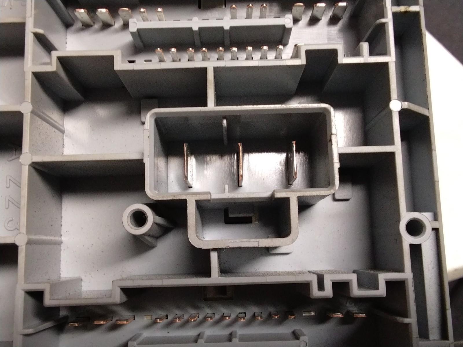 ALFA ROMEO GT DIESEL FUSE BOX WITH FUSES 51742420