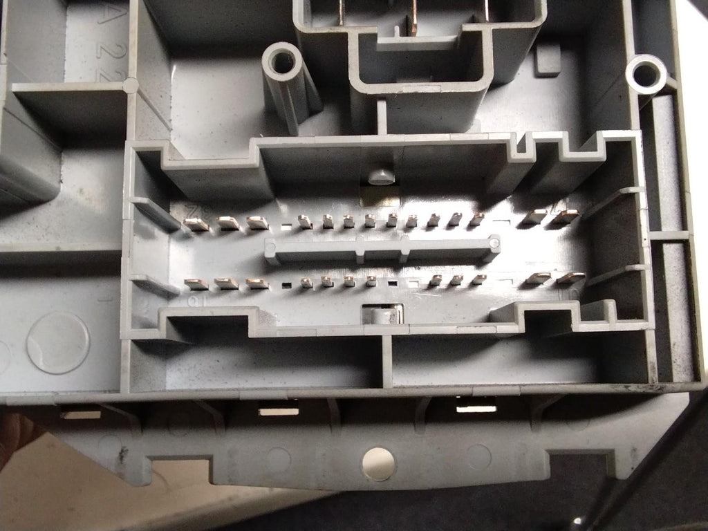 ALFA ROMEO GT DIESEL FUSE BOX WITH FUSES 51742420