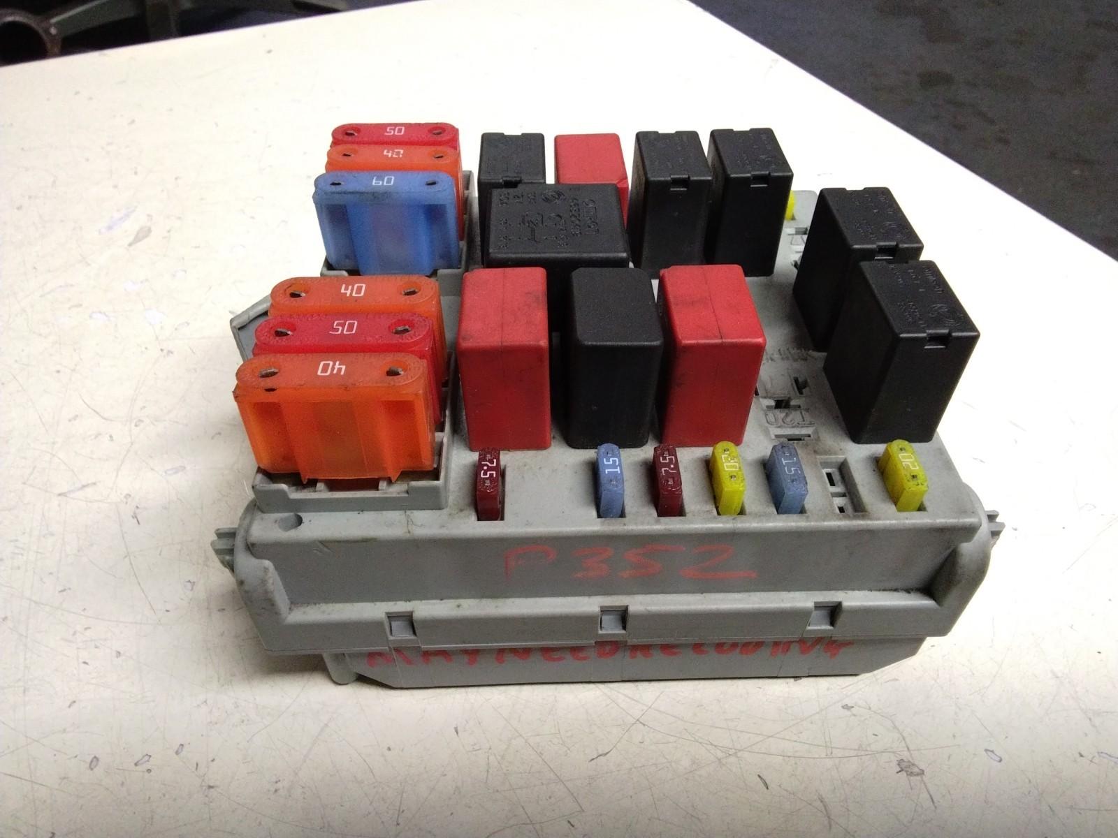 ALFA ROMEO GT DIESEL FUSE BOX WITH FUSES 51742420