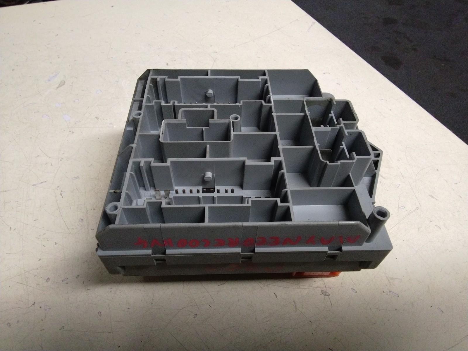 ALFA ROMEO GT DIESEL FUSE BOX WITH FUSES 51742420