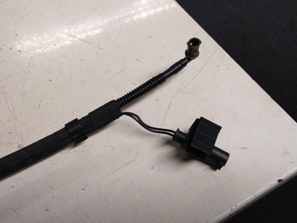 BMW F11 5 SERIES WINDSCREEN WASHER NOZZLES AND PIPE