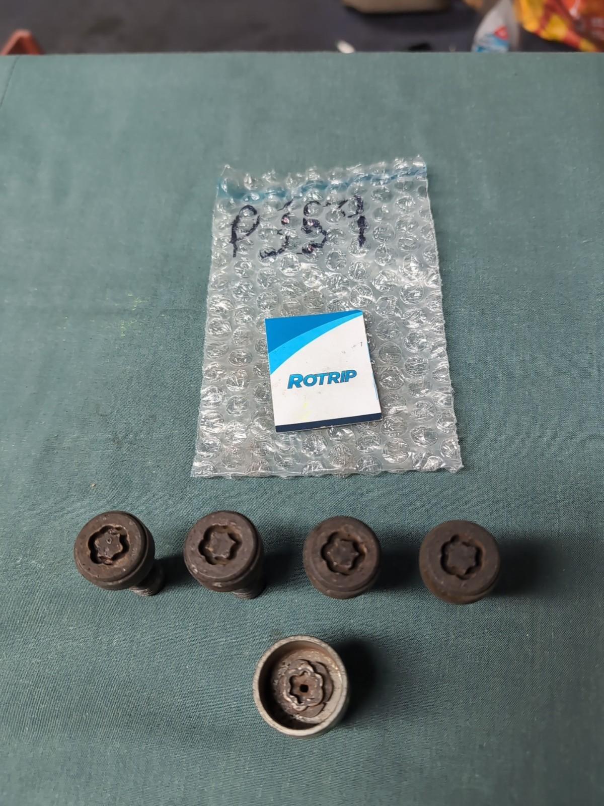 MINI Locking Wheel Bolt / Nut Full Set with Key for Cooper S R56(P359)