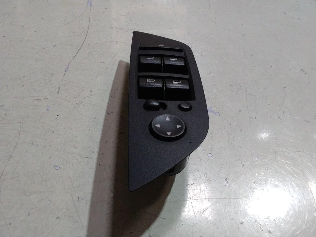 BMW E84 X1 DRIVERS (O/S) WINDOW LIFTER AND MIRROR SWITCHES 9216049