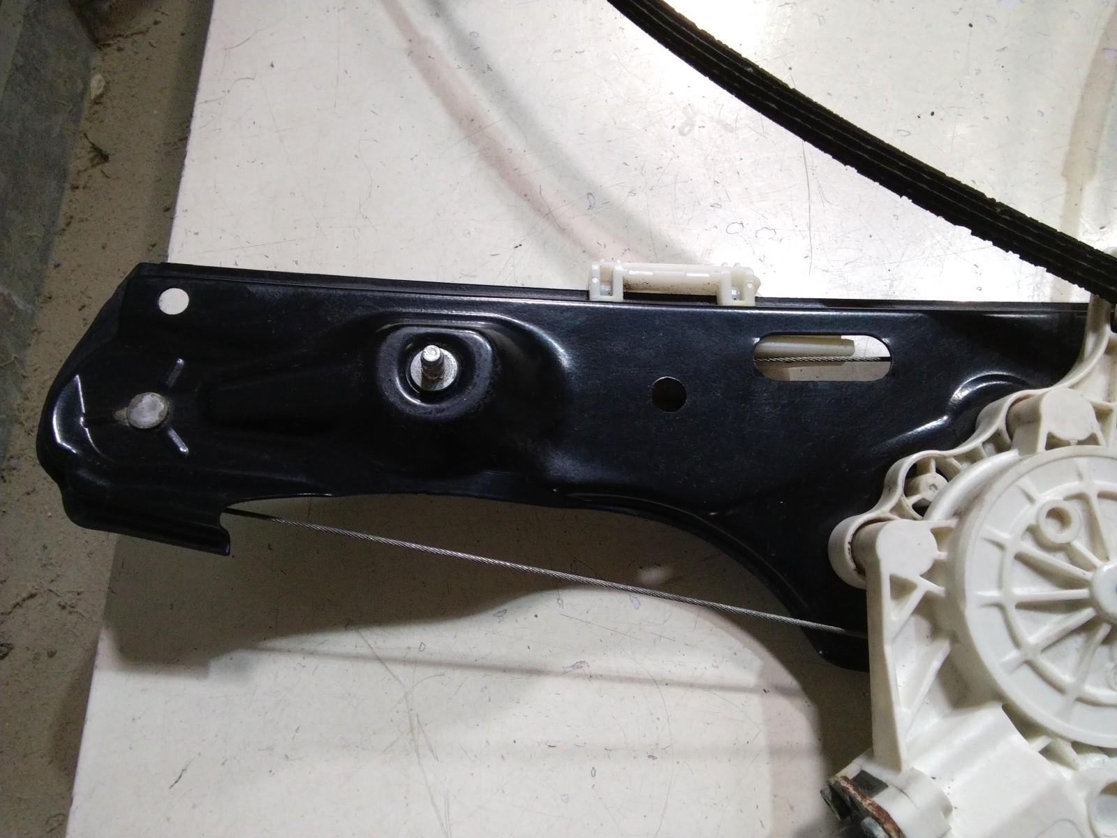 BMW E84 X1 PASSENGER (N/S) FRONT WINDOW REGULATOR AND MOTOR 2990293