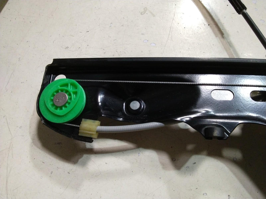 BMW E84 X1 PASSENGER (N/S) FRONT WINDOW REGULATOR AND MOTOR 2990293