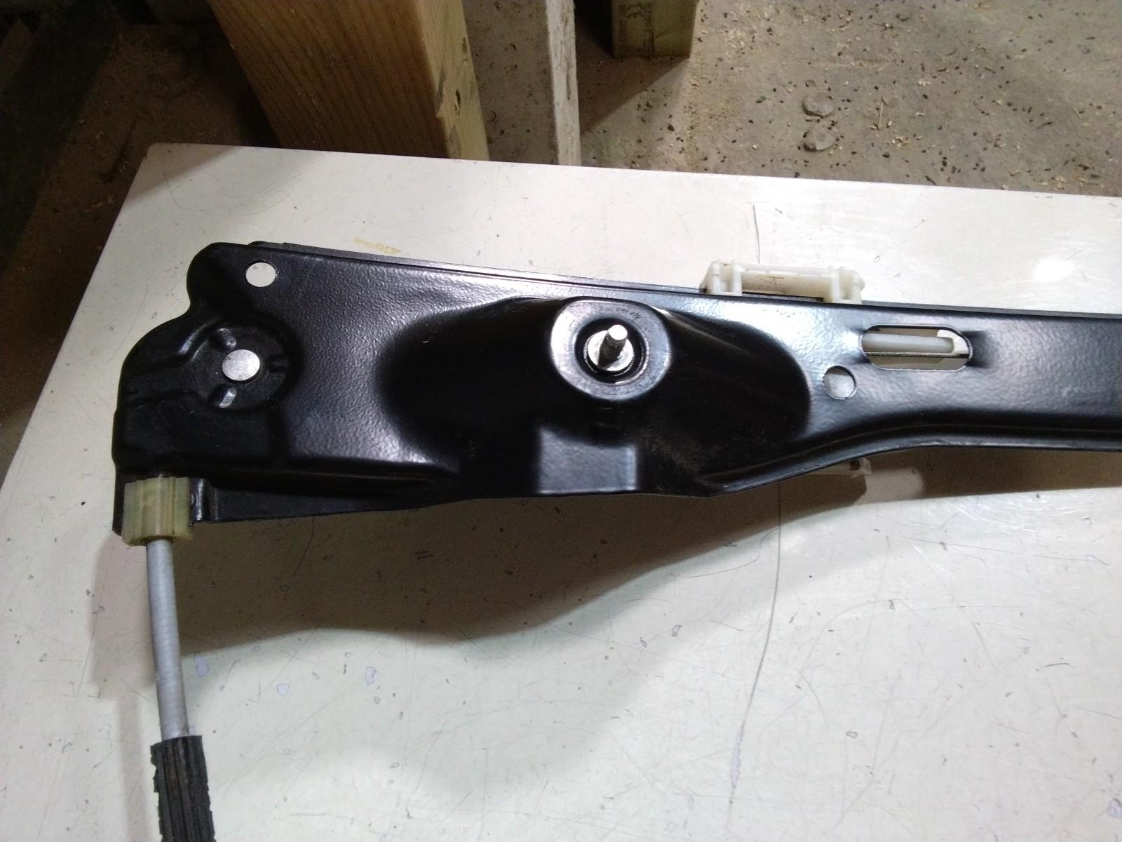 BMW E84 X1 PASSENGER (N/S) FRONT WINDOW REGULATOR AND MOTOR 2990293
