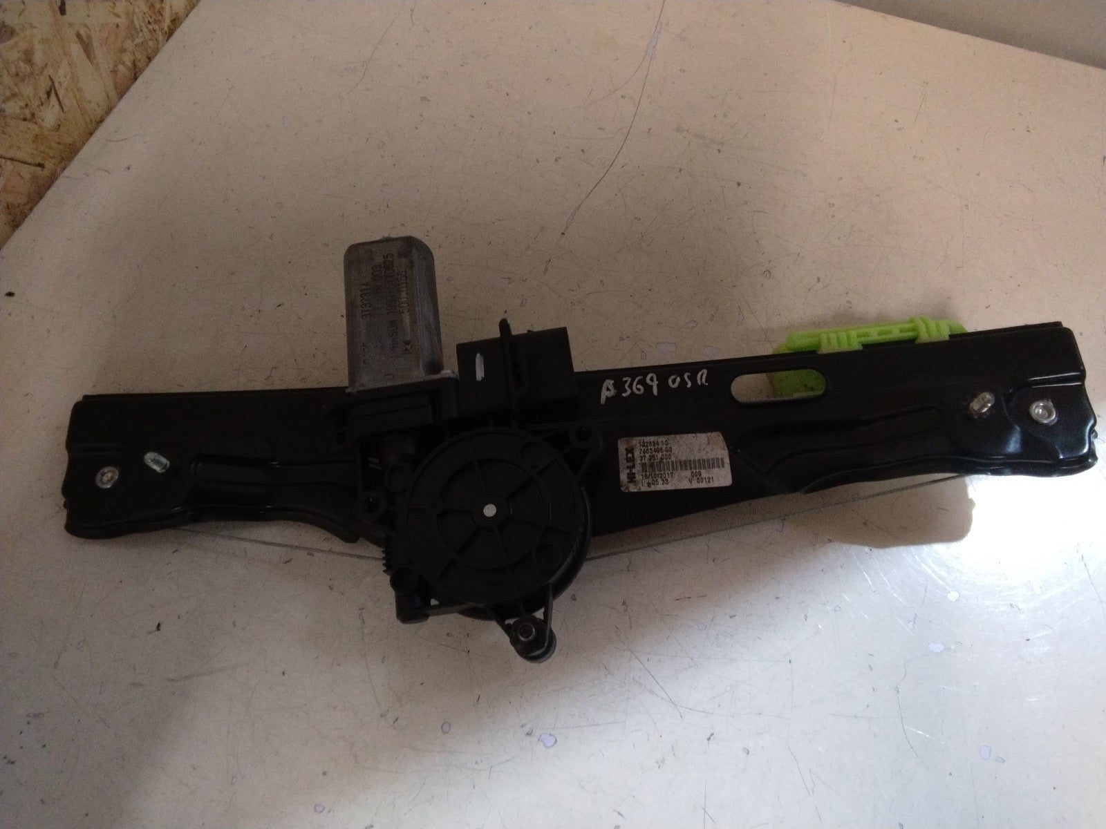 MINI CLUBMAN F54 DRIVERS (O/S) REAR WINDOW REGULATOR AND MOTOR 7463496