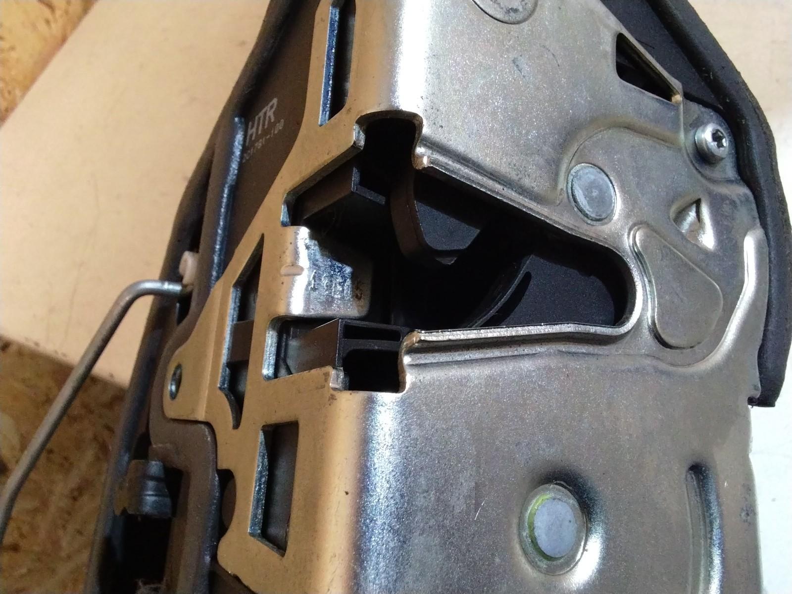 BMW E90 3 SERIES DRIVERS (O/S) REAR DOOR LOCK MECHANISM 7060296.