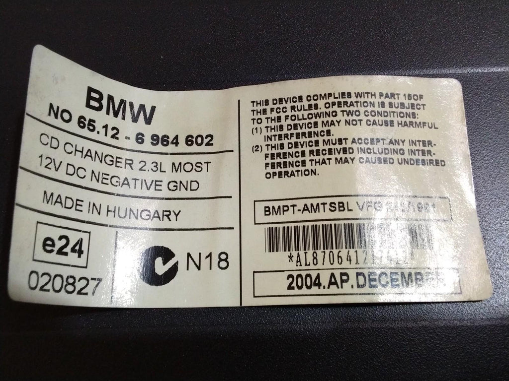 BMW E90 3 SERIES 6 DISC CD CHANGER WITH MAGAZINE 6964602