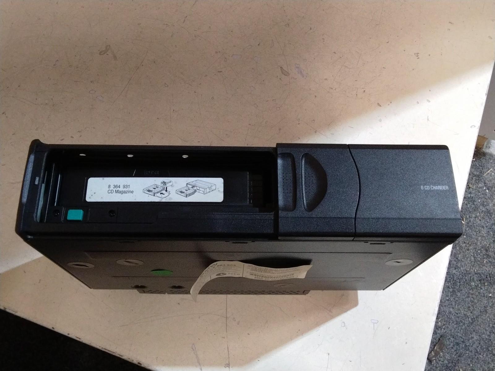 BMW E90 3 SERIES 6 DISC CD CHANGER WITH MAGAZINE 6964602