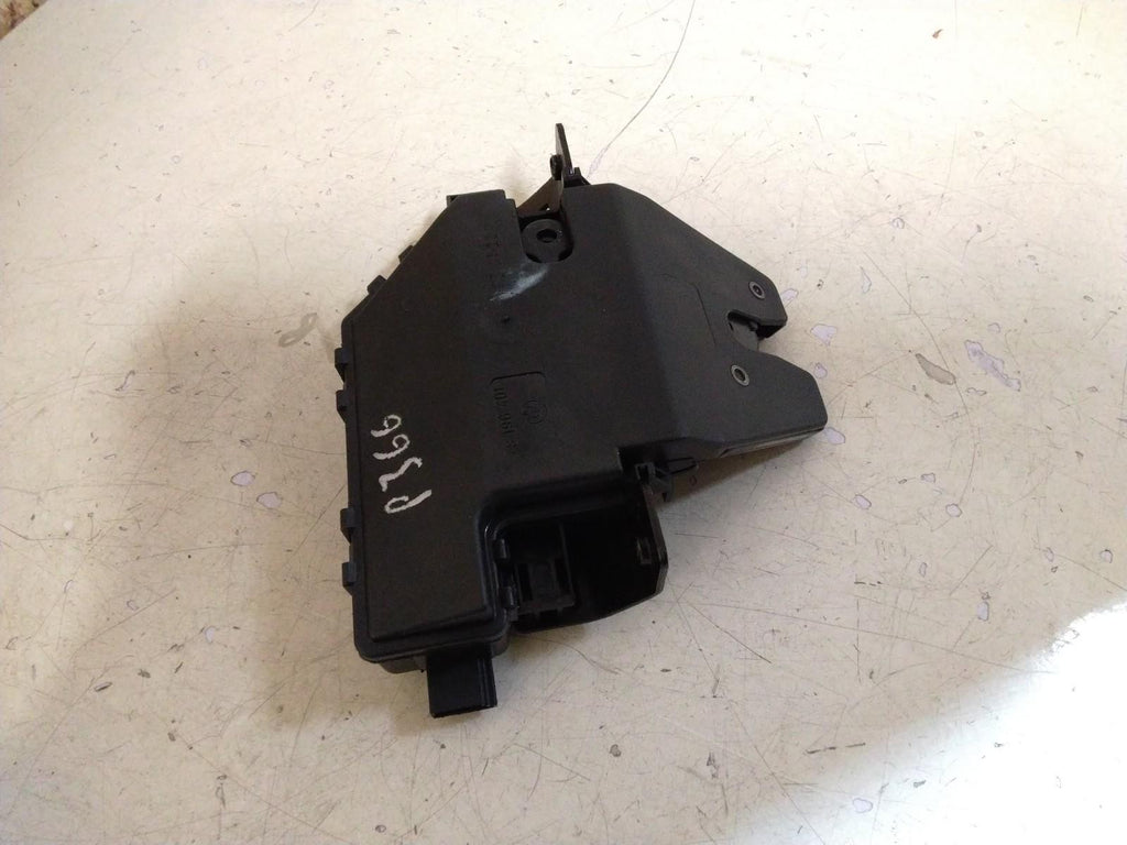 BMW E90 3 SERIES BOOT/TAILGATE LOCK MECHANISM #8196401