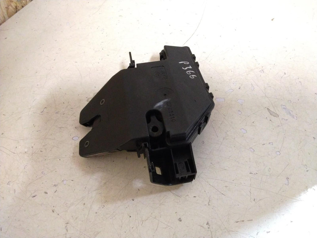BMW E90 3 SERIES BOOT/TAILGATE LOCK MECHANISM #8196401