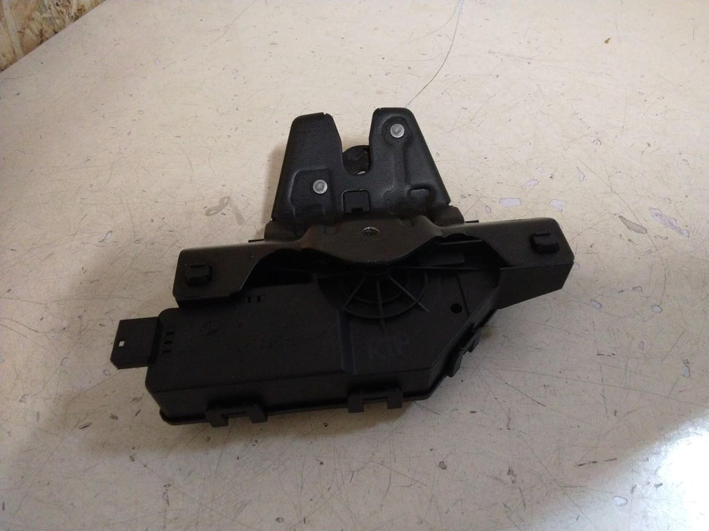 BMW E90 3 SERIES BOOT/TAILGATE LOCK MECHANISM #8196401