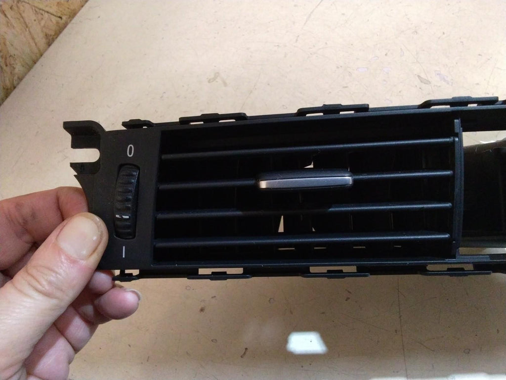 BMW E90 3 SERIES CENTRE DASHBOARD AIR VENTS #7144253